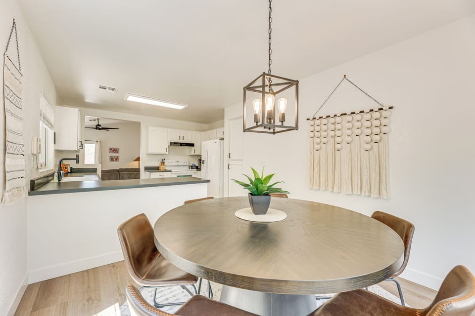 House (3 Bedrooms) | Interior
