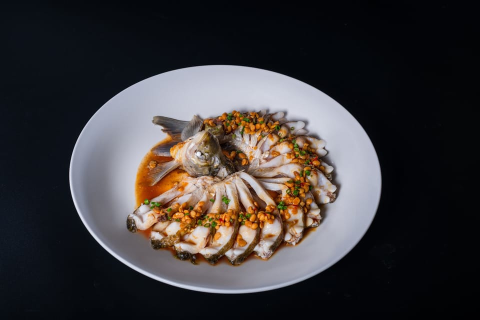 4 restaurants; breakfast, lunch, and dinner served