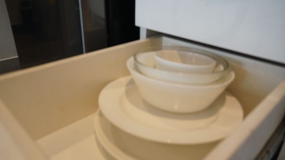 Apartment, Balcony, City View | Private kitchen | Fridge, microwave, stovetop, cookware/dishes/utensils
