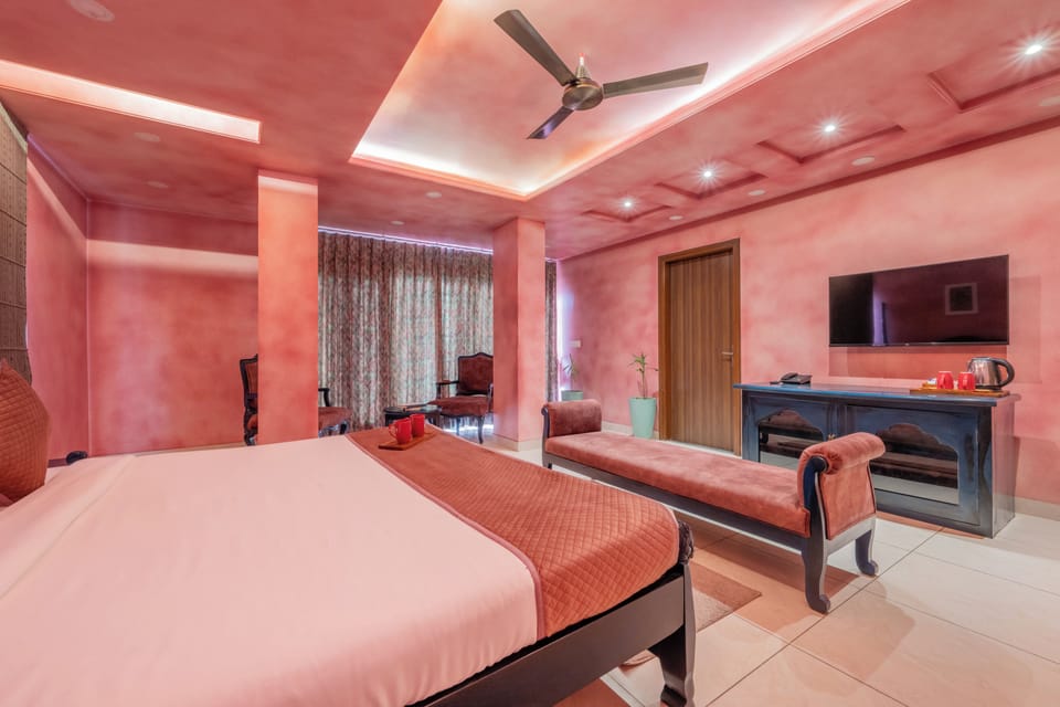 Comfort Suite, Garden View | Iron/ironing board, free WiFi