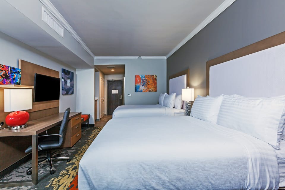 Premium bedding, in-room safe, desk, blackout drapes