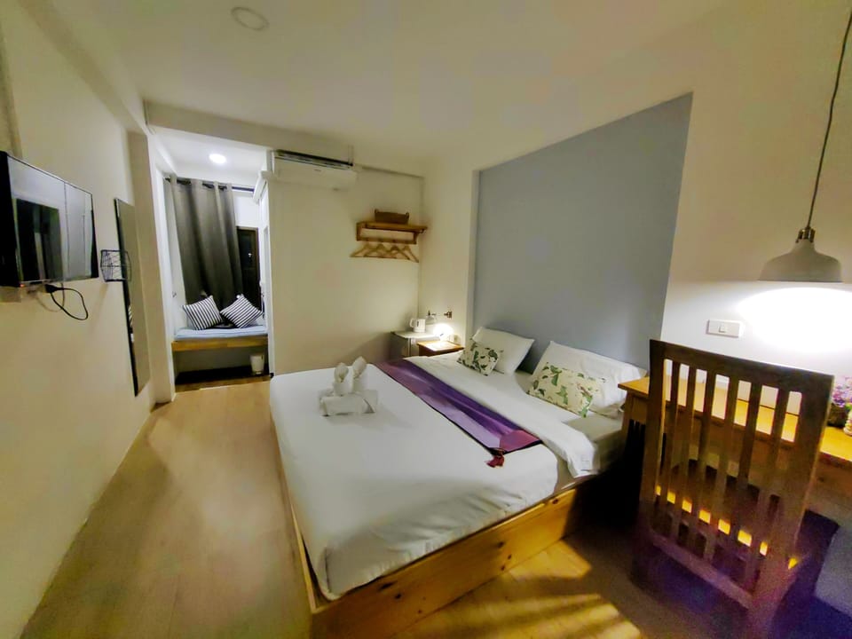 Basic Double Room, Non Smoking | Desk, free WiFi