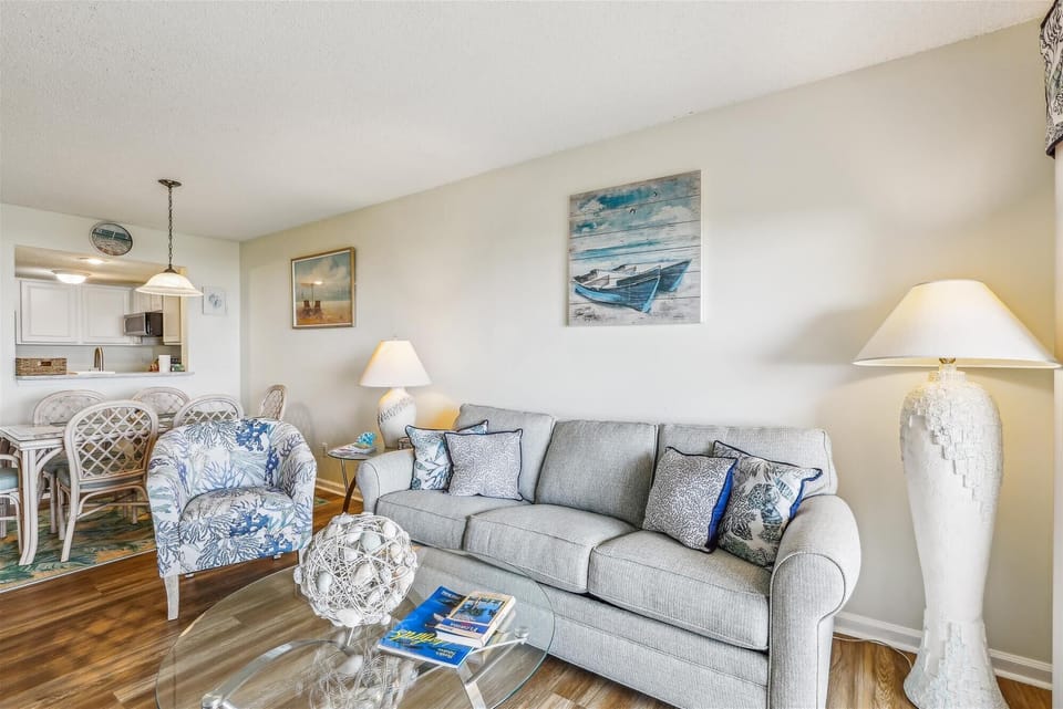Condo, Multiple Beds, Kitchen, Ocean View (Ocean & Racquet 8315) | Living area