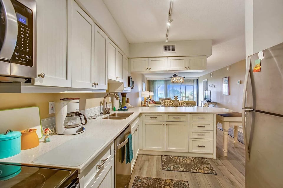 Condo, Multiple Beds, Hot Tub, Ocean View (Hibiscus B101) | Private kitchen