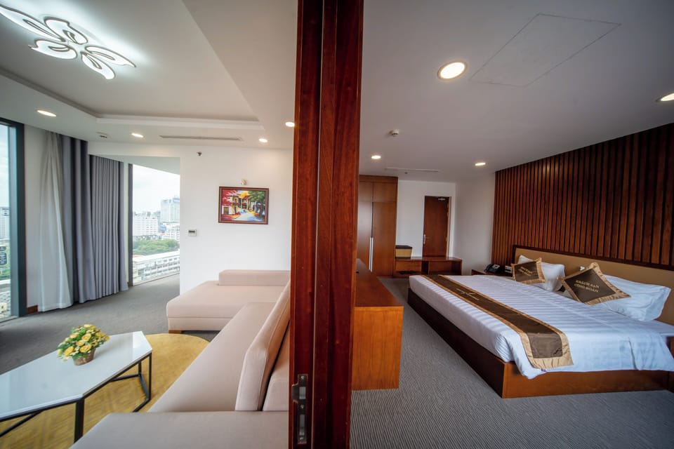 Luxury Suite, City View | Soundproofing, free WiFi