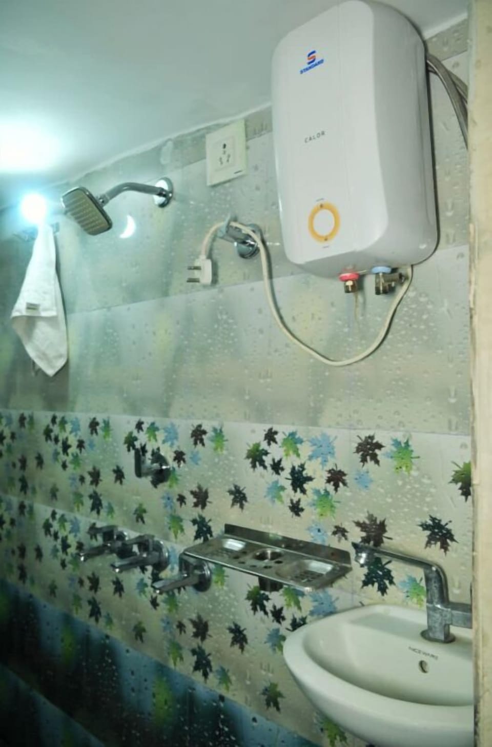 Deluxe Double Room | Bathroom