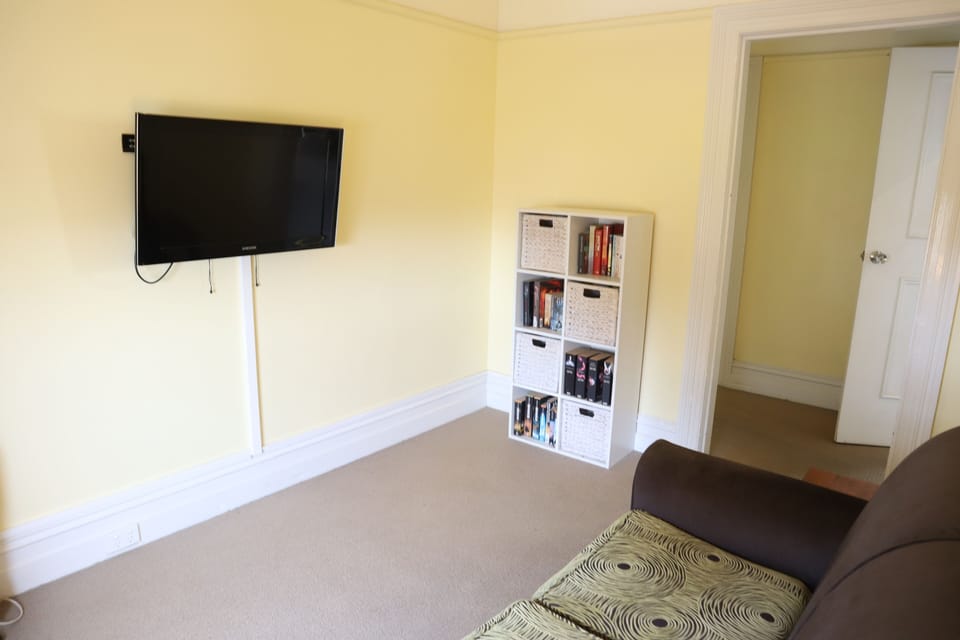 Apartment | Living area | TV