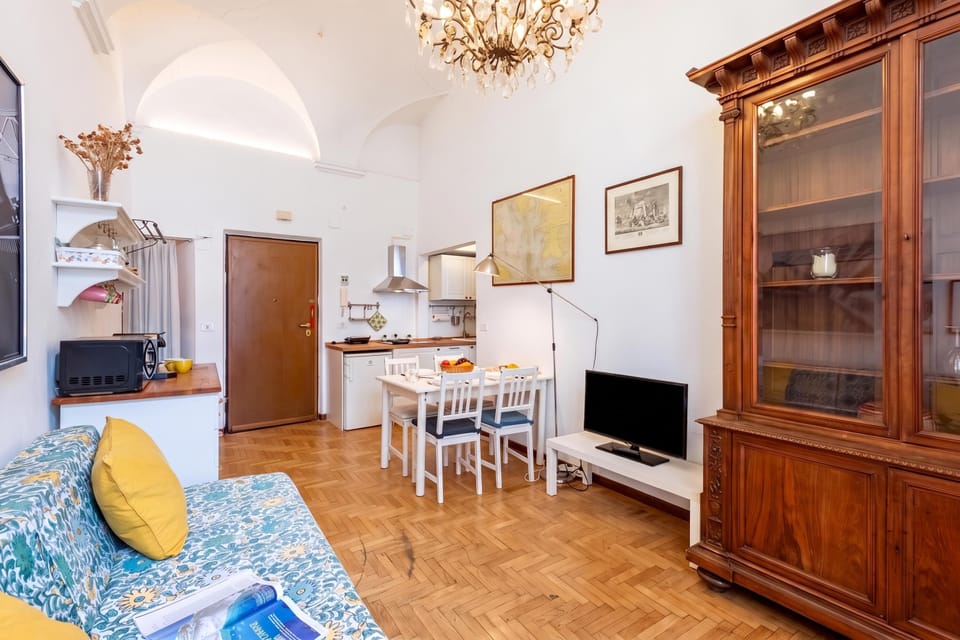 Standard Apartment, 2 Bedrooms, Microwave (Central Apartment Porta Soprana) | Living area