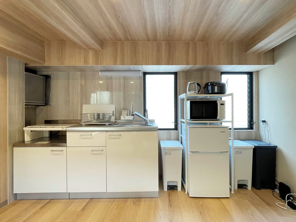 Family Apartment, Non Smoking, Kitchen | Private kitchen | Fridge, microwave, oven, stovetop
