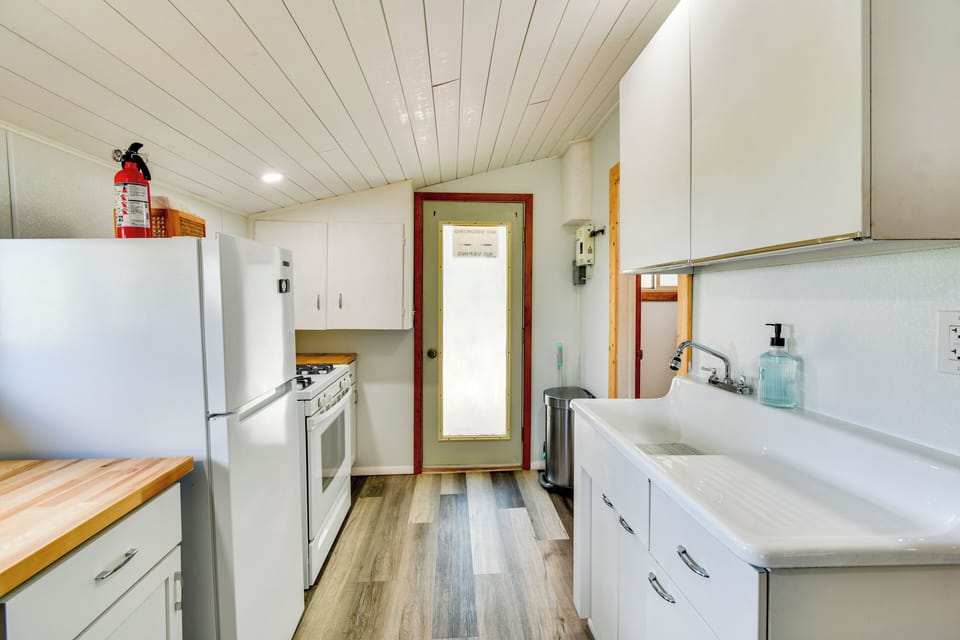 House (2 Bedrooms) | Interior