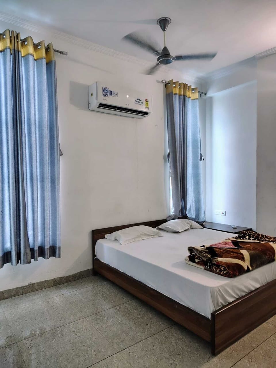Deluxe Room, Air conditioning | Desk, rollaway beds (surcharge), bed sheets
