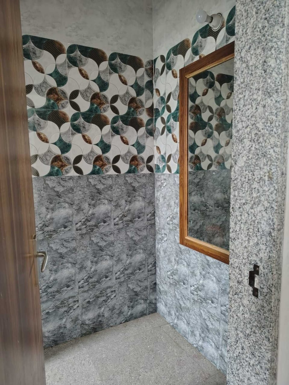Standard Room | Bathroom | Shower, free toiletries, towels, soap