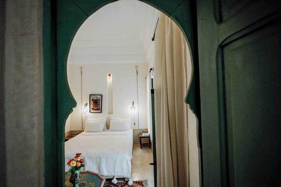Chambre Broderie | In-room safe, free WiFi
