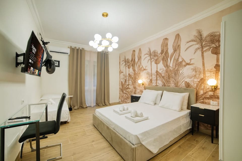 Deluxe Triple Room | Desk, free WiFi