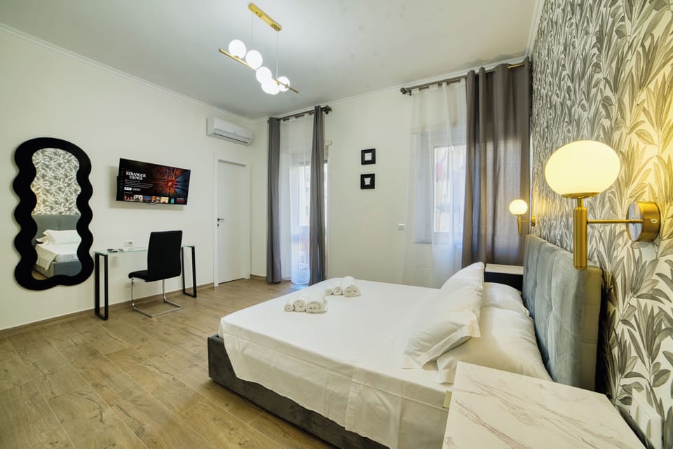 Superior Double Room | Desk, WiFi (free)