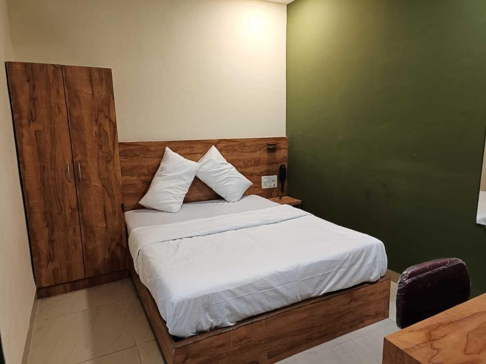 Double Room | Desk, free WiFi