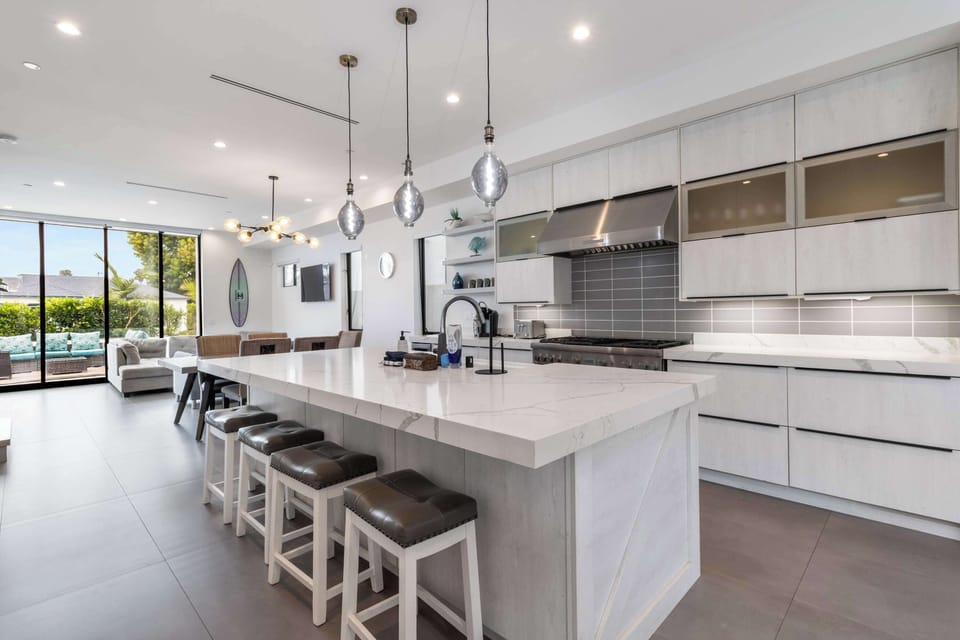 House (4 Bedrooms) | Private kitchen | Microwave, oven, coffee/tea maker, rice cooker