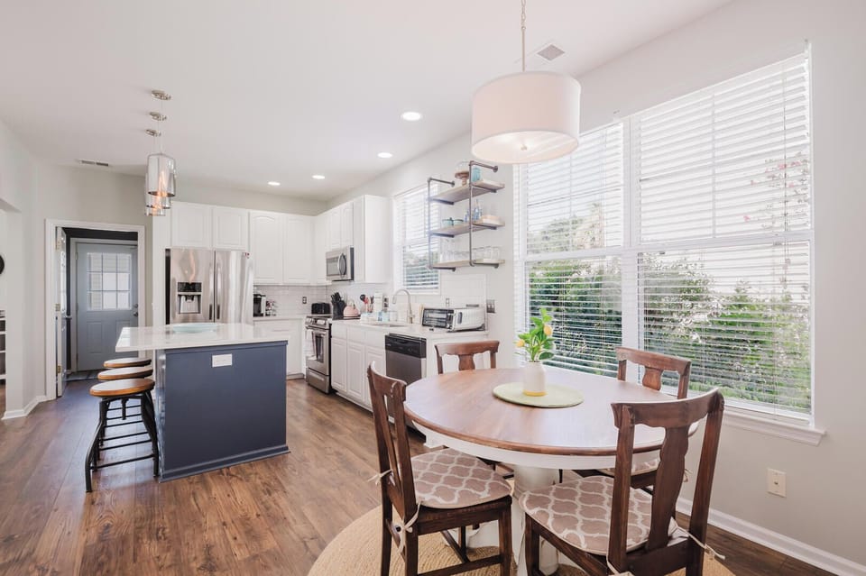 House, Multiple Beds, Patio, Garden View (Bluffton Magnolia House) | Dining