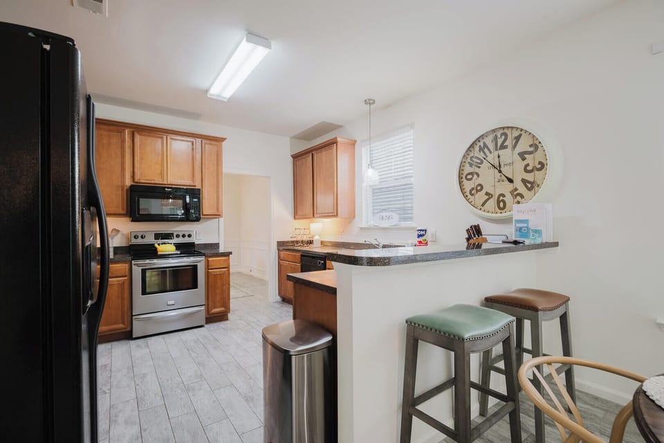 House, Multiple Beds, Patio, Garden View (Happy Days) | Private kitchen | Fridge, microwave, oven, stovetop