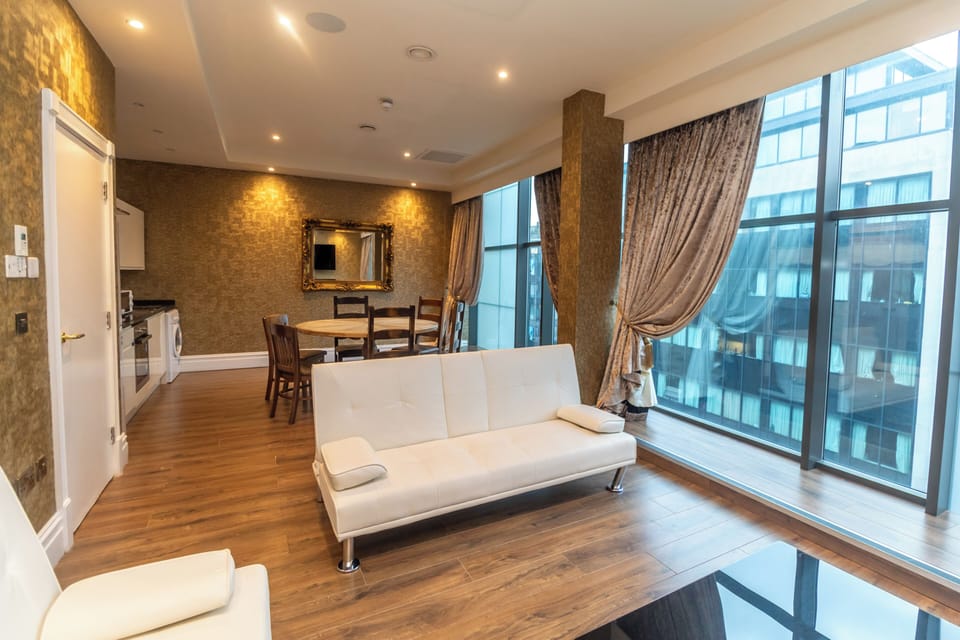 Apartment | Living area | 40-inch Smart TV with digital channels, TV
