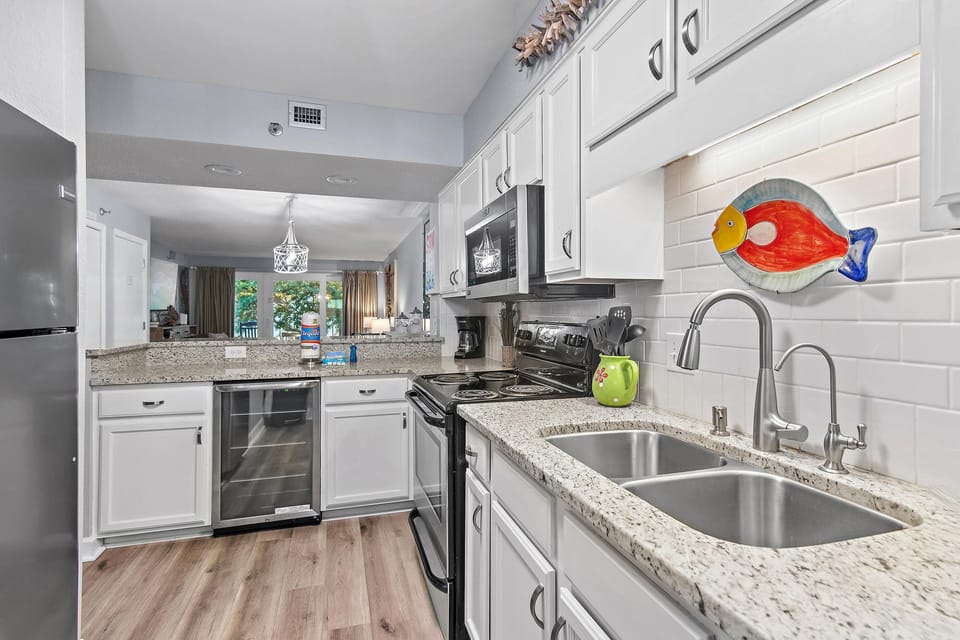 Condo, Multiple Beds (Sea Oats 111) | Private kitchen | Oven, toaster, cookware/dishes/utensils