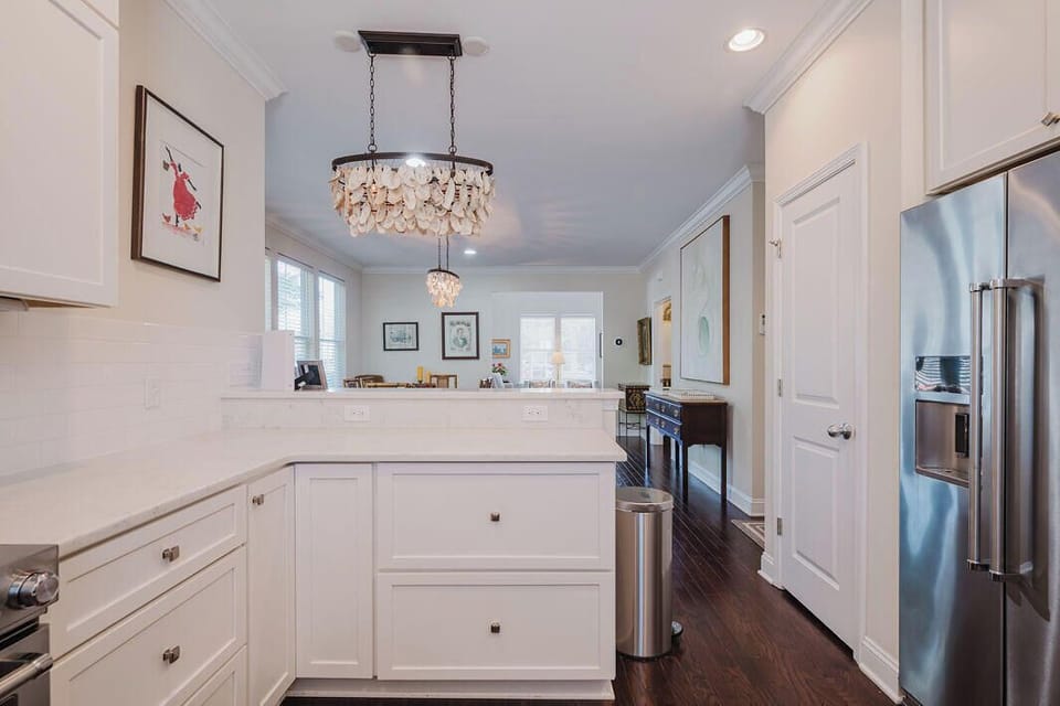 House, Multiple Beds, Kitchen, Garden View (Mary Margaret Cottage) | Private kitchen | Fridge, microwave, oven, stovetop