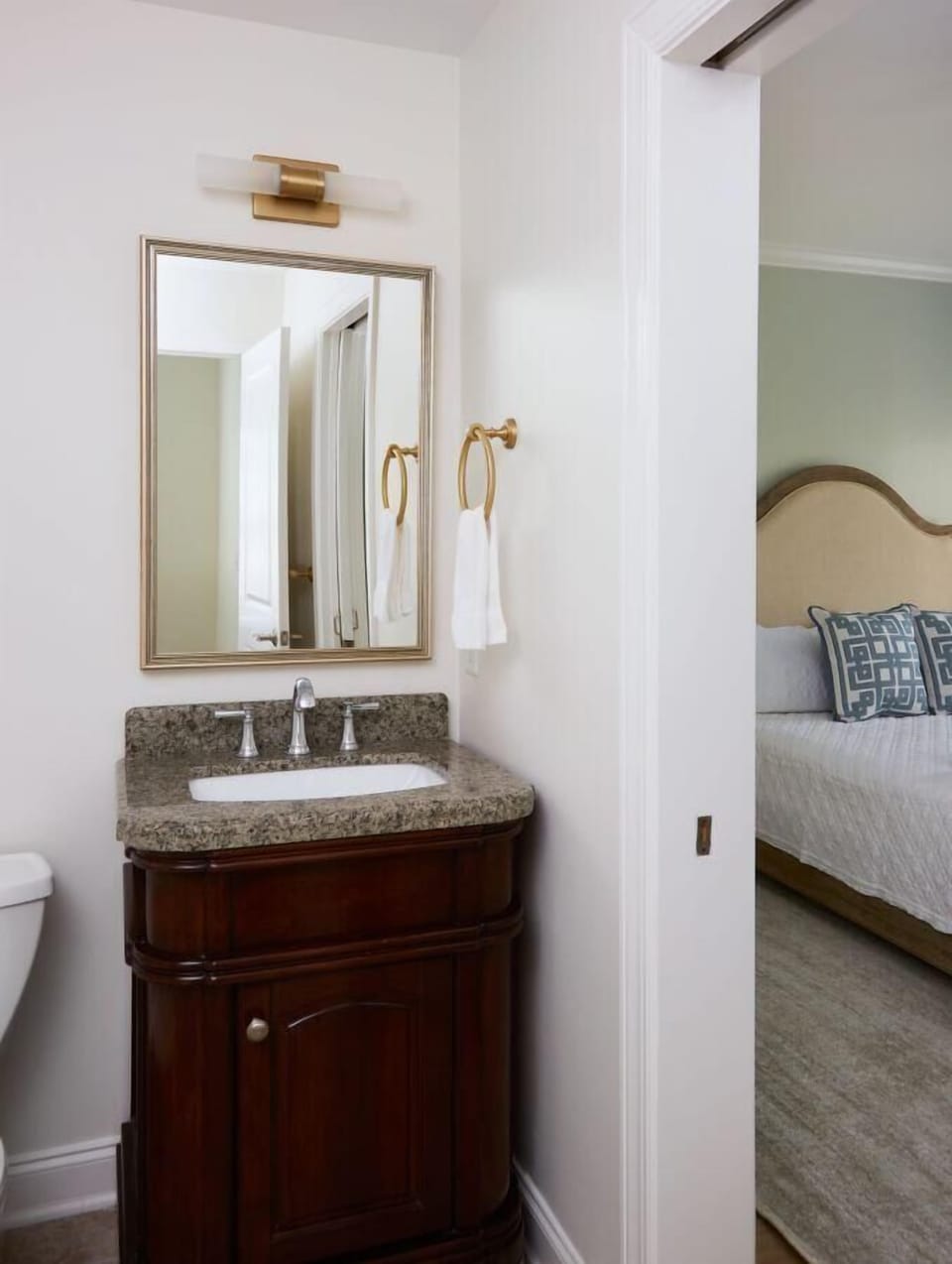 May River Breeze! 3-story Townhouse in Old Town's Promenade House in Bluffton