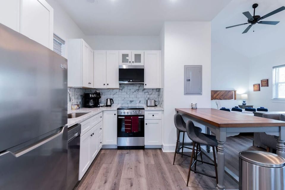 Studio, 1 King Bed, Kitchen, Garden View (Old Town Loft) | Private kitchen | Coffee/tea maker, fridge, microwave, oven