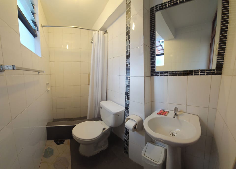 Classic Double or Twin Room | Bathroom | Towels, soap, toilet paper