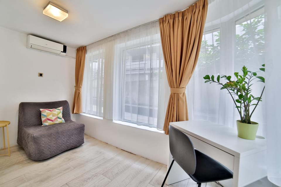 Standard Twin Room, Garden View | Desk, soundproofing, free WiFi