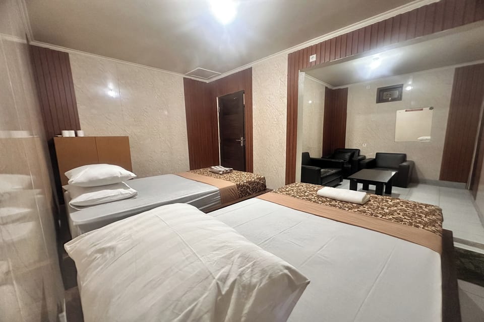 Standard Twin Room | Desk, free WiFi, bed sheets
