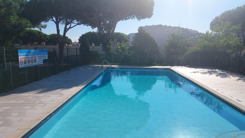 Apartment | Pool | Outdoor pool, a heated pool