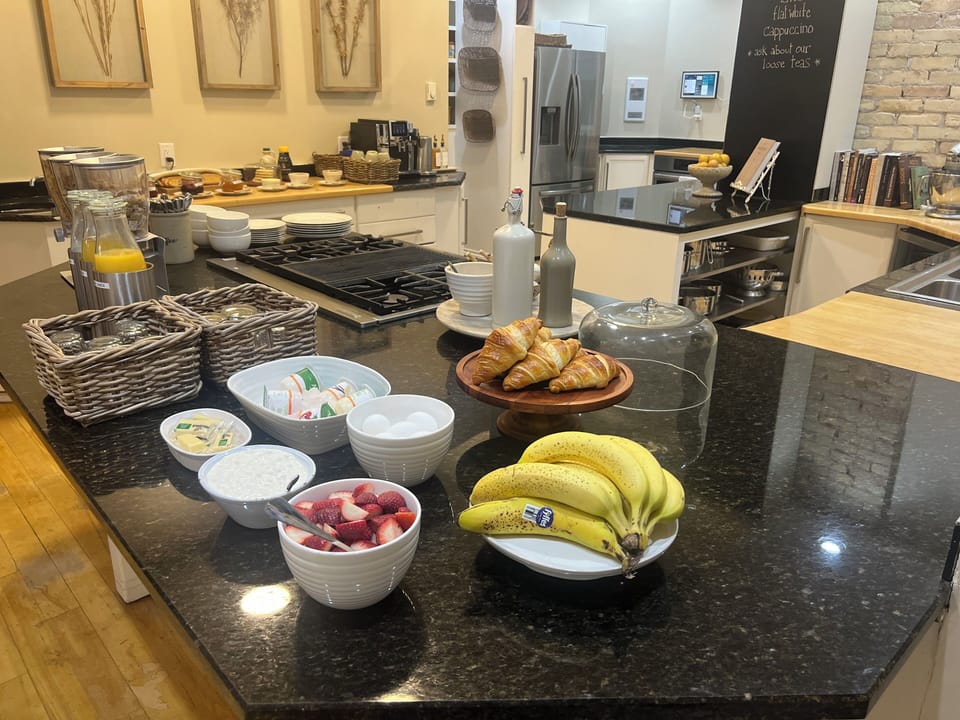Free daily continental breakfast