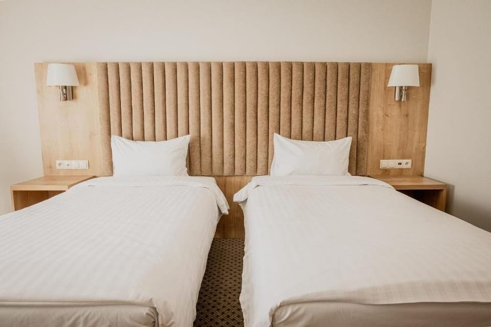 Double Room | In-room safe, blackout drapes, iron/ironing board, free WiFi
