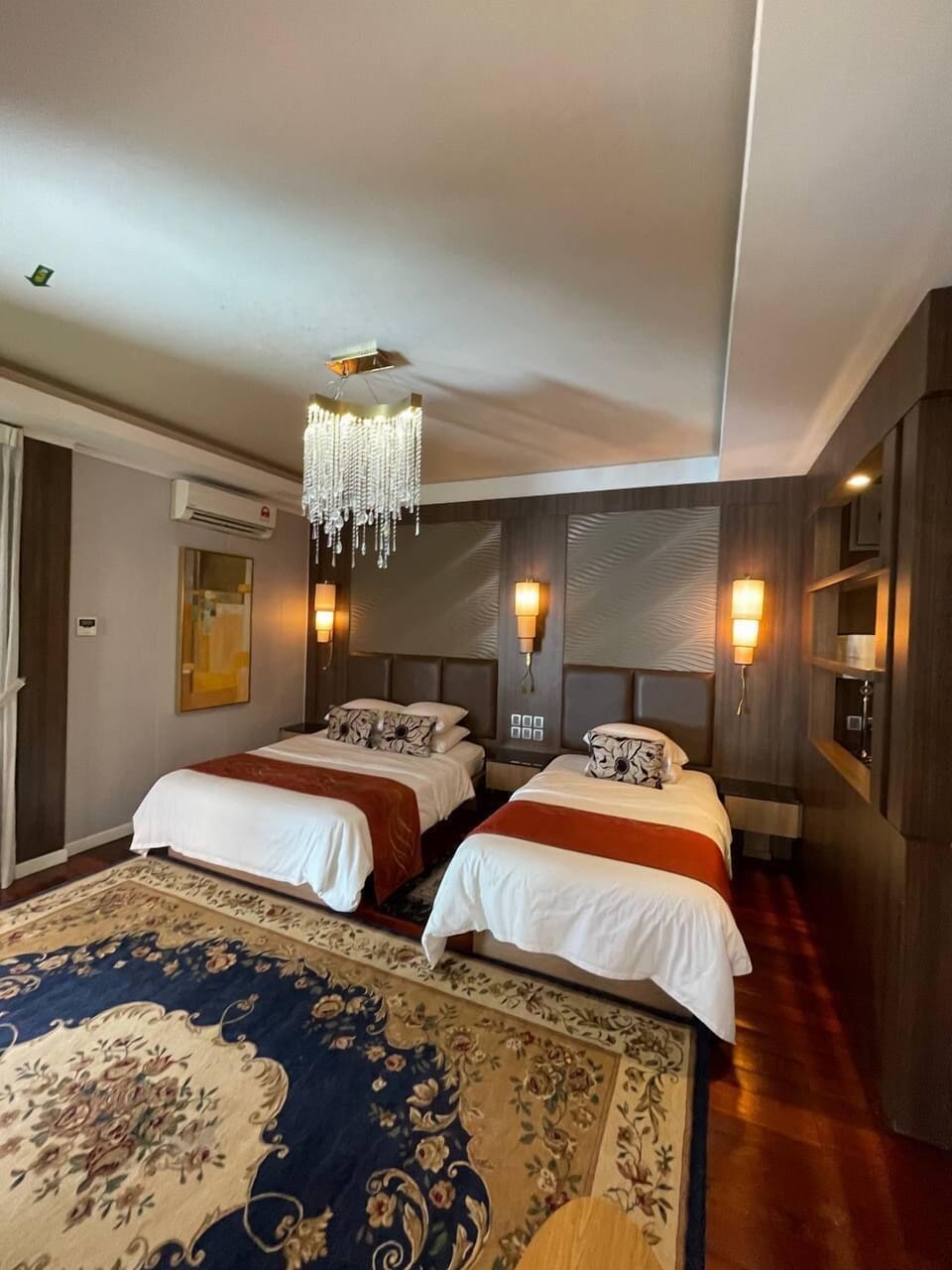 Luxury Triple Room | Bed sheets