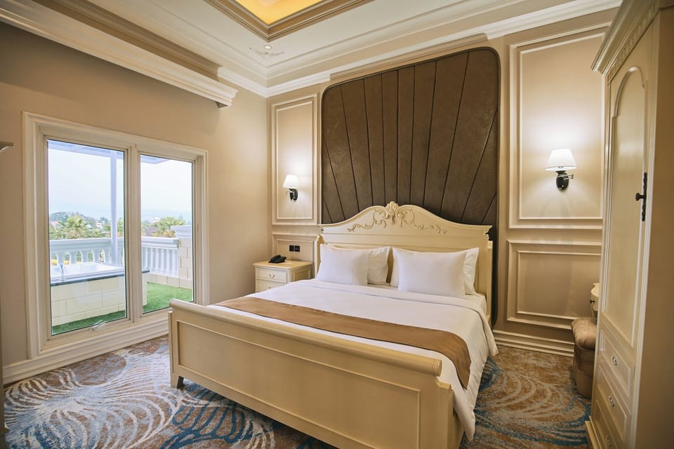Sultan King With Air Cooler | Bed sheets
