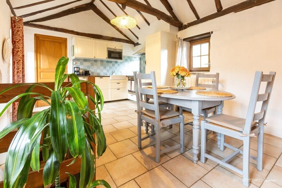 Comfort House, Private Bathroom, Mountain View | Restaurant