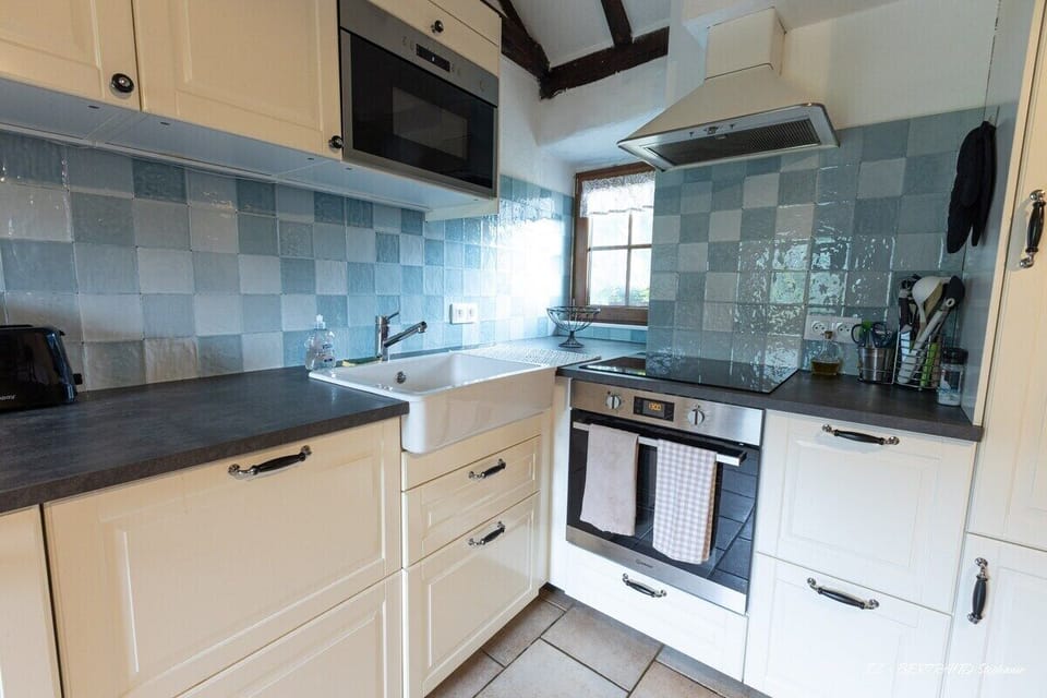 Comfort House, Private Bathroom, Mountain View | Shared kitchen