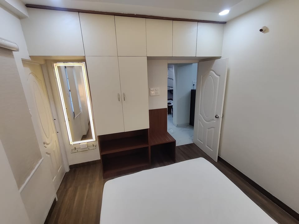Apartment | Desk, iron/ironing board, free WiFi