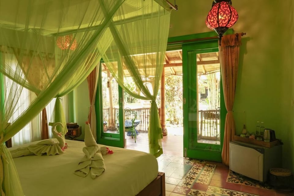 Standard Room, Pool View, Poolside | Premium bedding, minibar, in-room safe, desk