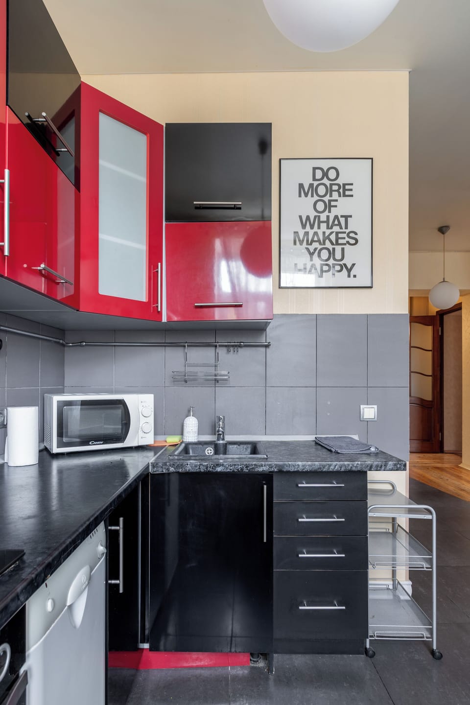 Comfort Apartment, City View | Private kitchen | Full-size fridge, microwave, oven, stovetop