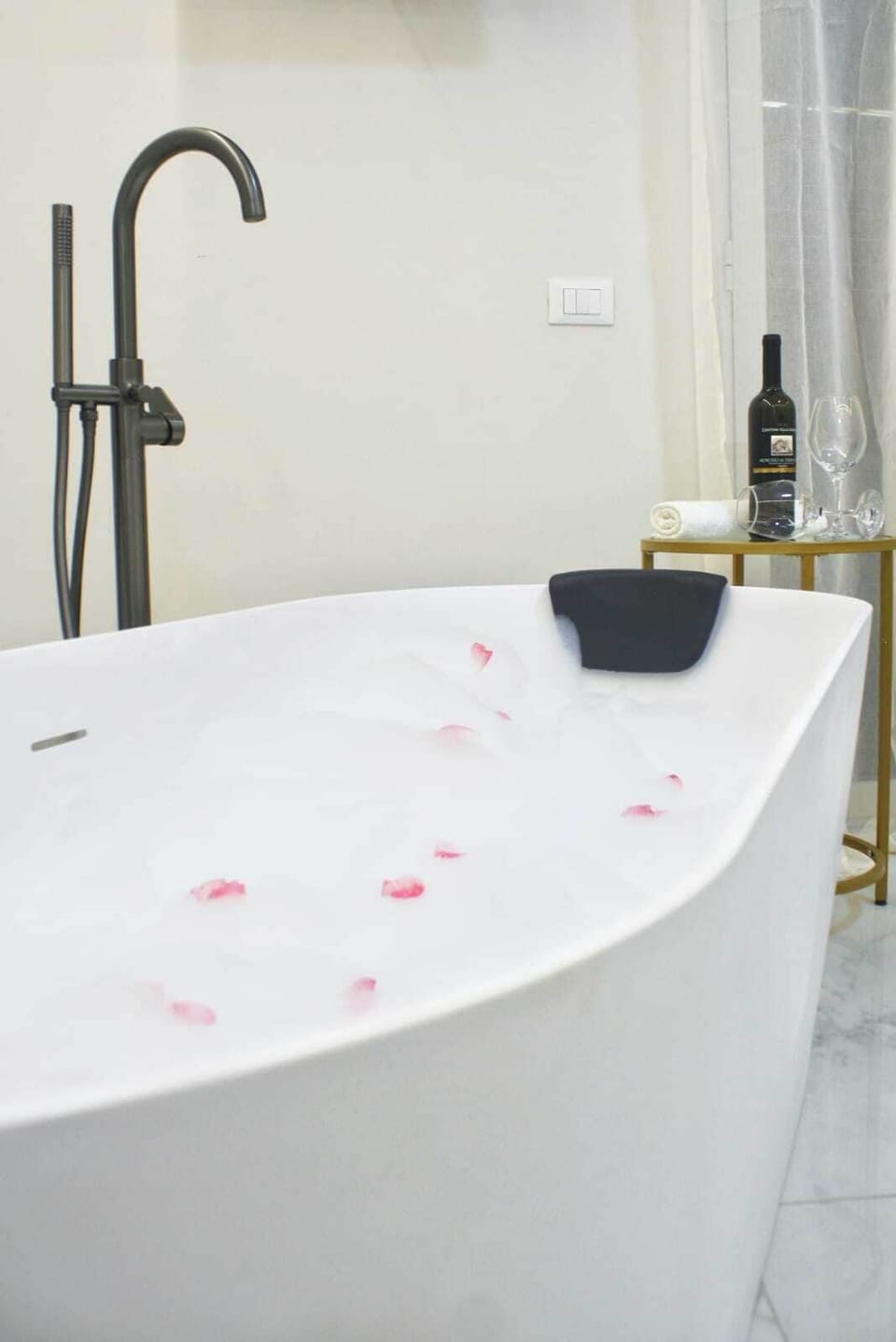 Double Room, Balcony, Garden View | Soundproofing, free WiFi