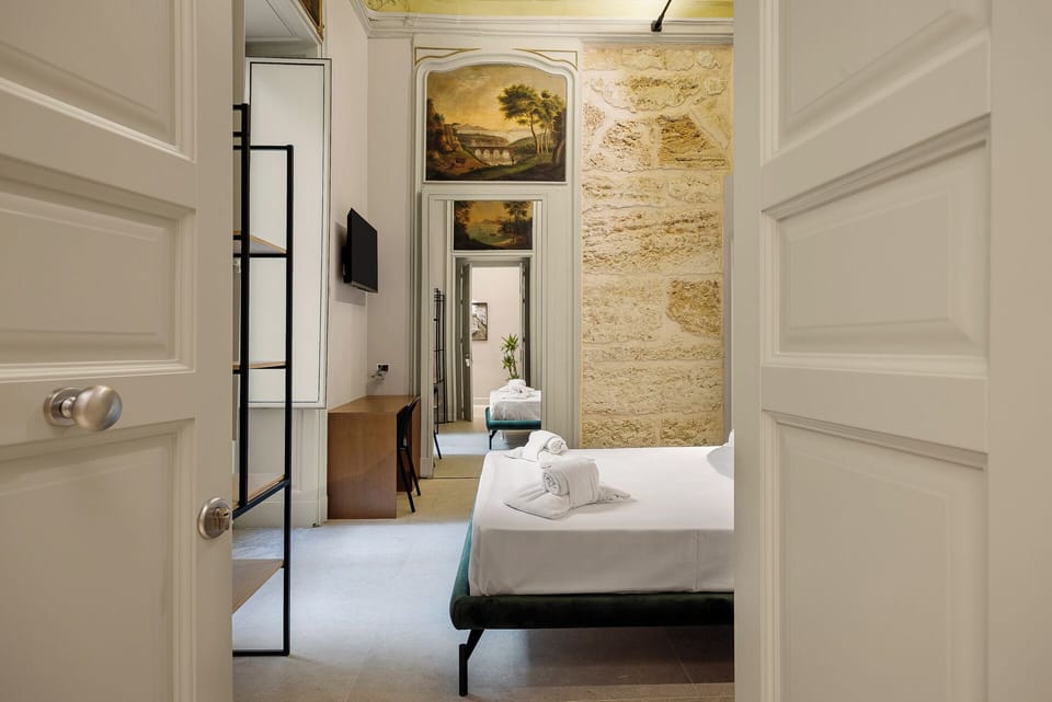 Double Room | In-room safe, free WiFi