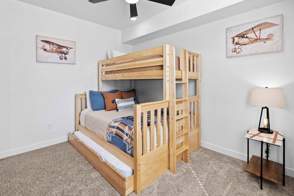 Condo, Multiple Beds, Kitchen (Easy Escape) | 2 bedrooms, individually decorated, individually furnished