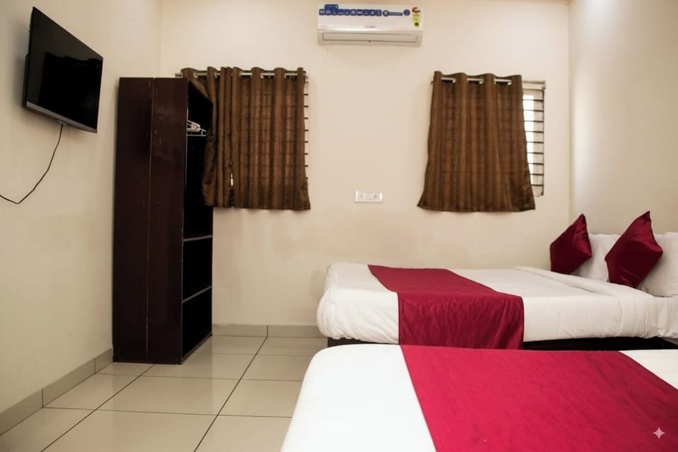Deluxe Triple Room | Laptop workspace, WiFi (free)