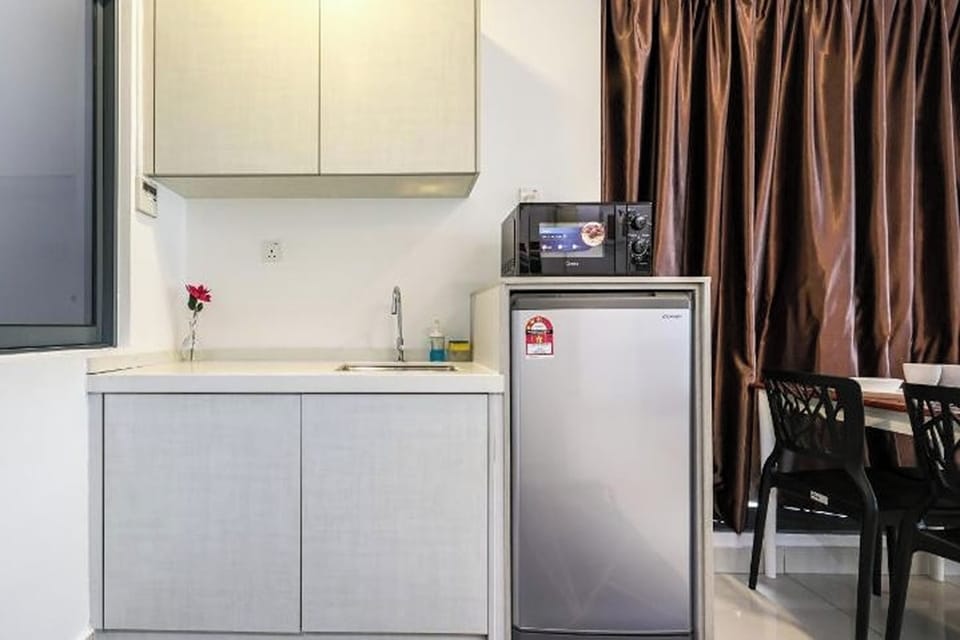 Microwave, electric kettle