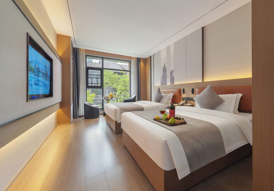 Superior Twin Room | Desk, laptop workspace, blackout drapes, soundproofing