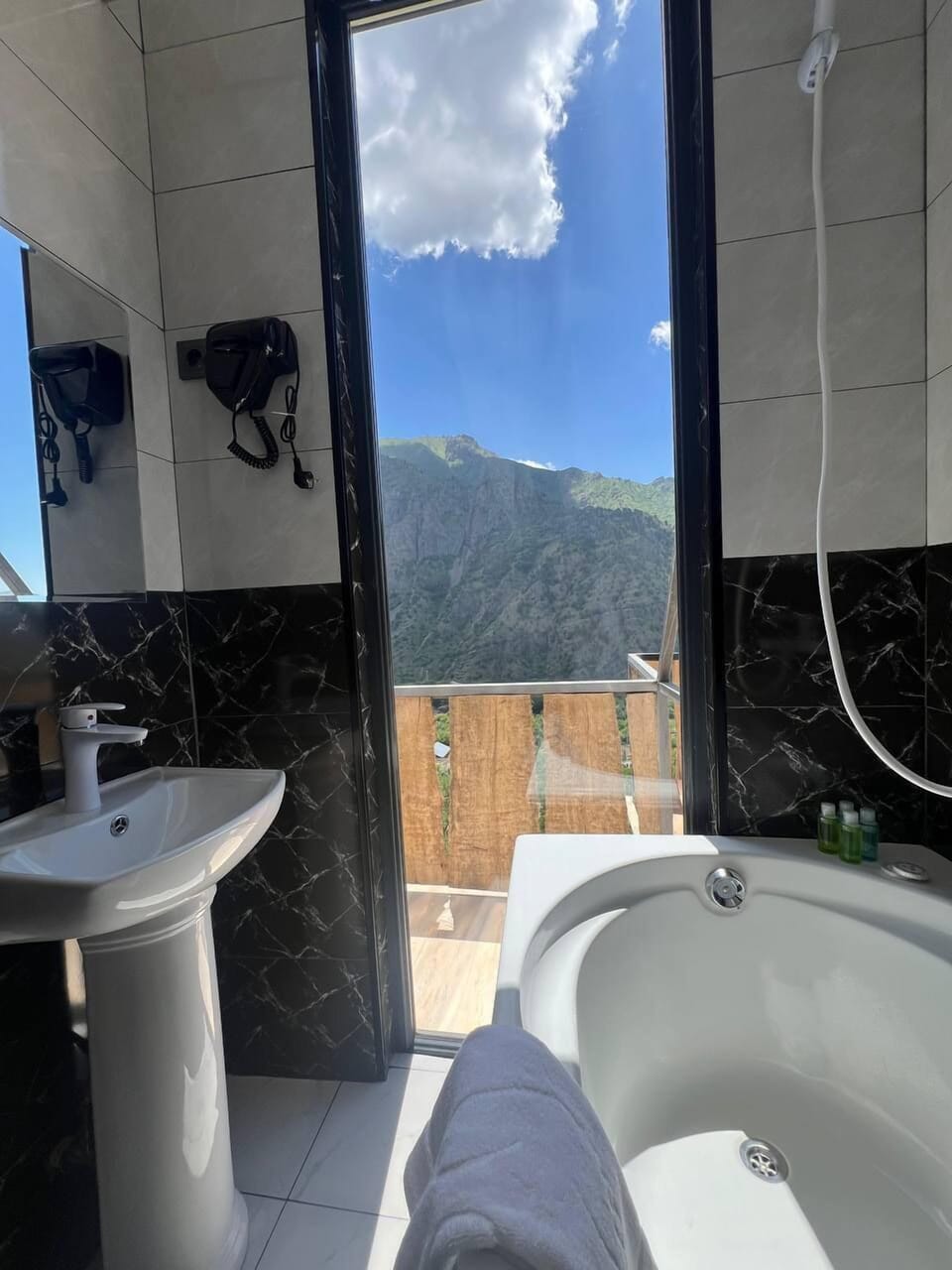 Superior Double or Twin Room, Balcony, Mountain View | Bathroom | Slippers