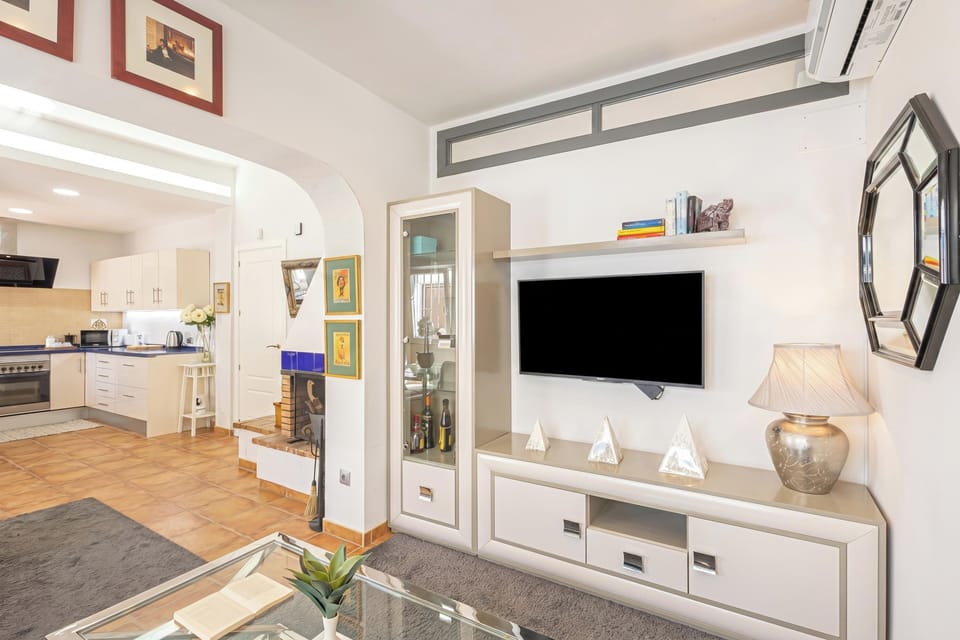 Honeymoon Townhome, Multiple Bedrooms, 2 Bathrooms (La Casita De Pueblo Andaluz) | Private kitchen | Fridge, microwave, oven, stovetop