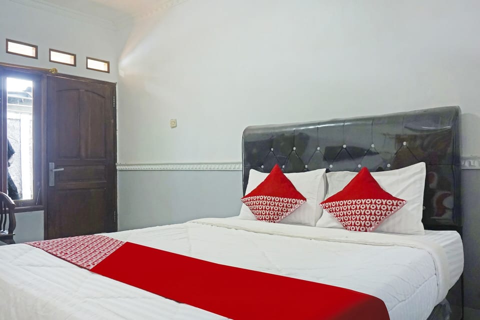 Soundproofing, free WiFi, bed sheets